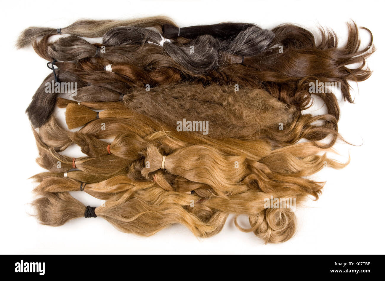 Du vrai cheveux humains utilisés pour la production de perruques Photo  Stock - Alamy
