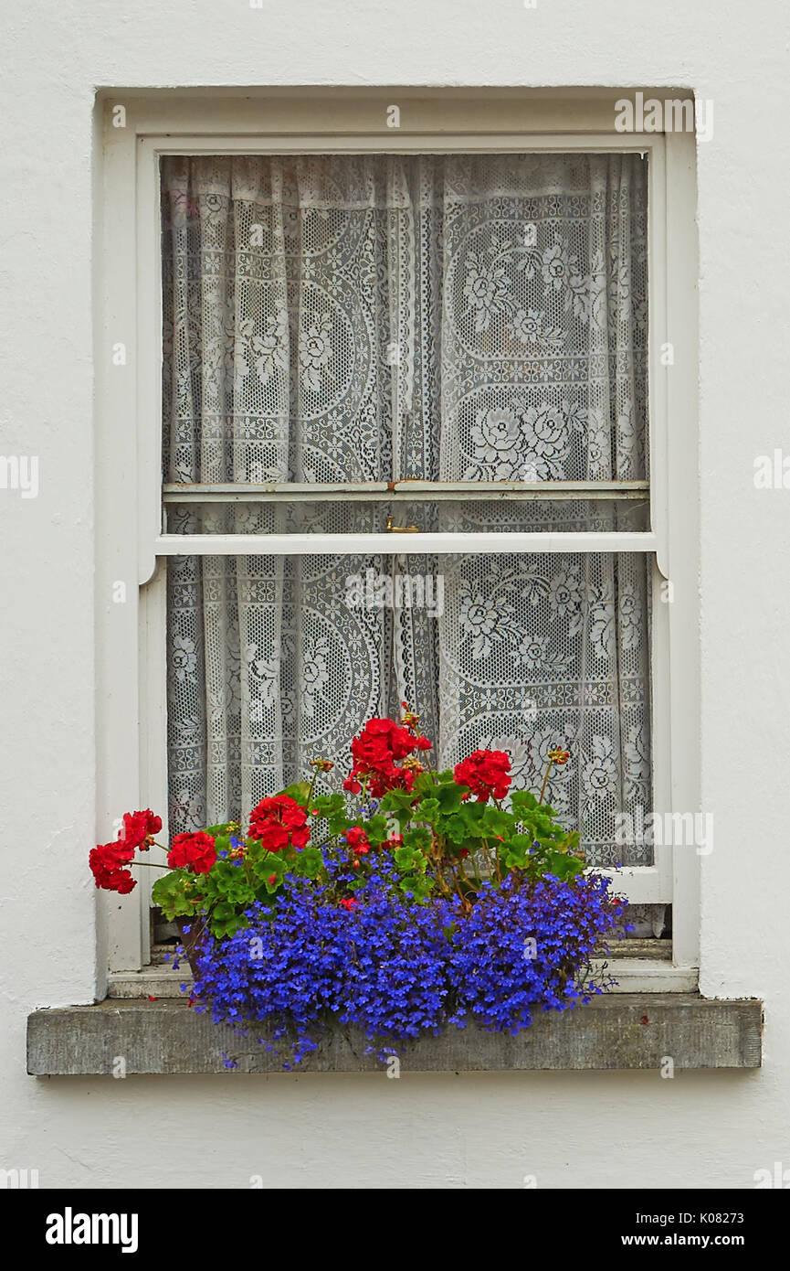 Résumé image montrant une fenêtre dans un mur Banque D'Images