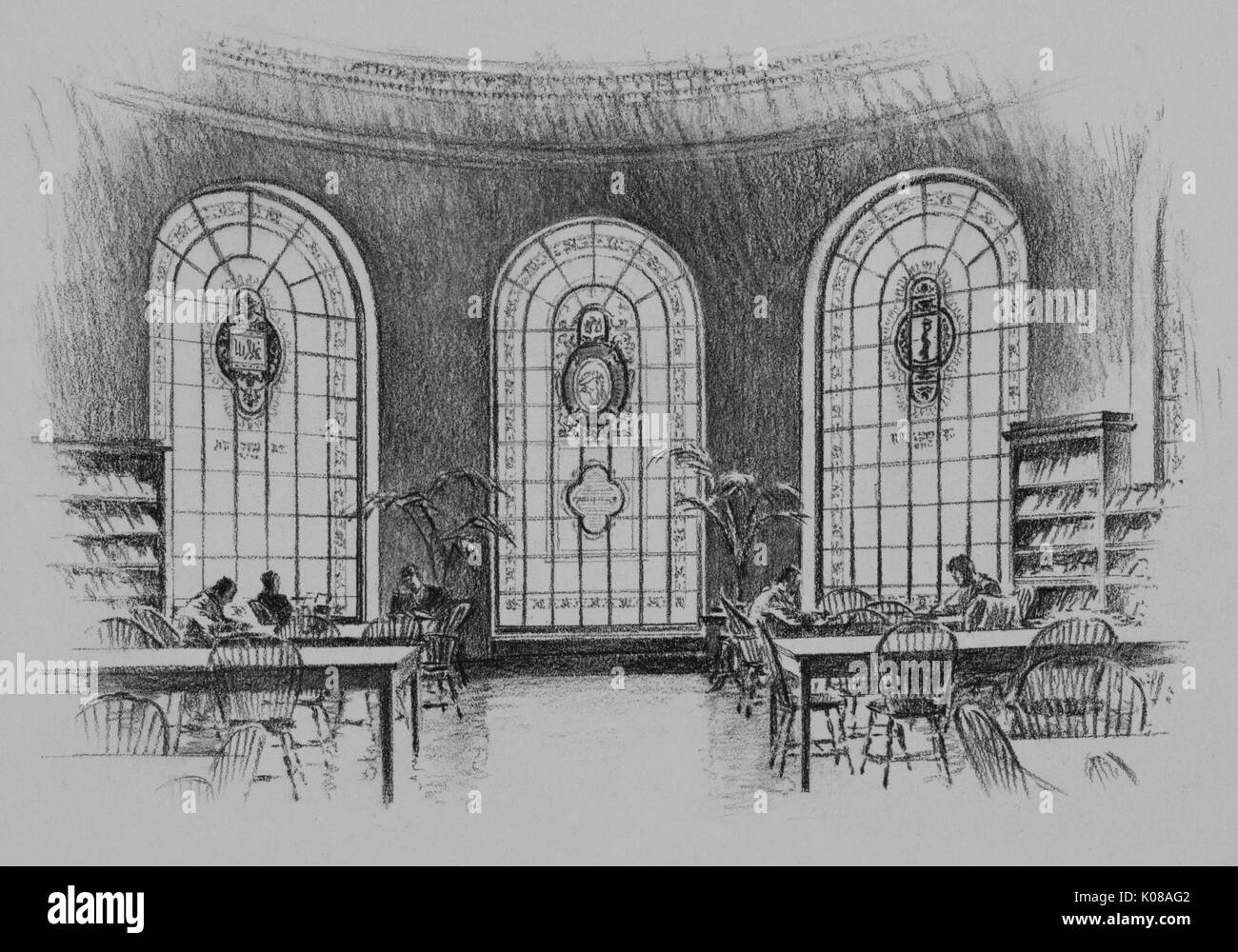 Imprimer d'un croquis d'élèves à la lecture des tables dans de grands vitraux de la salle de lecture en Hutzler Gilman Hall sur l'Homewood campus de l'Université Johns Hopkins à Baltimore, Maryland, 1915. Banque D'Images