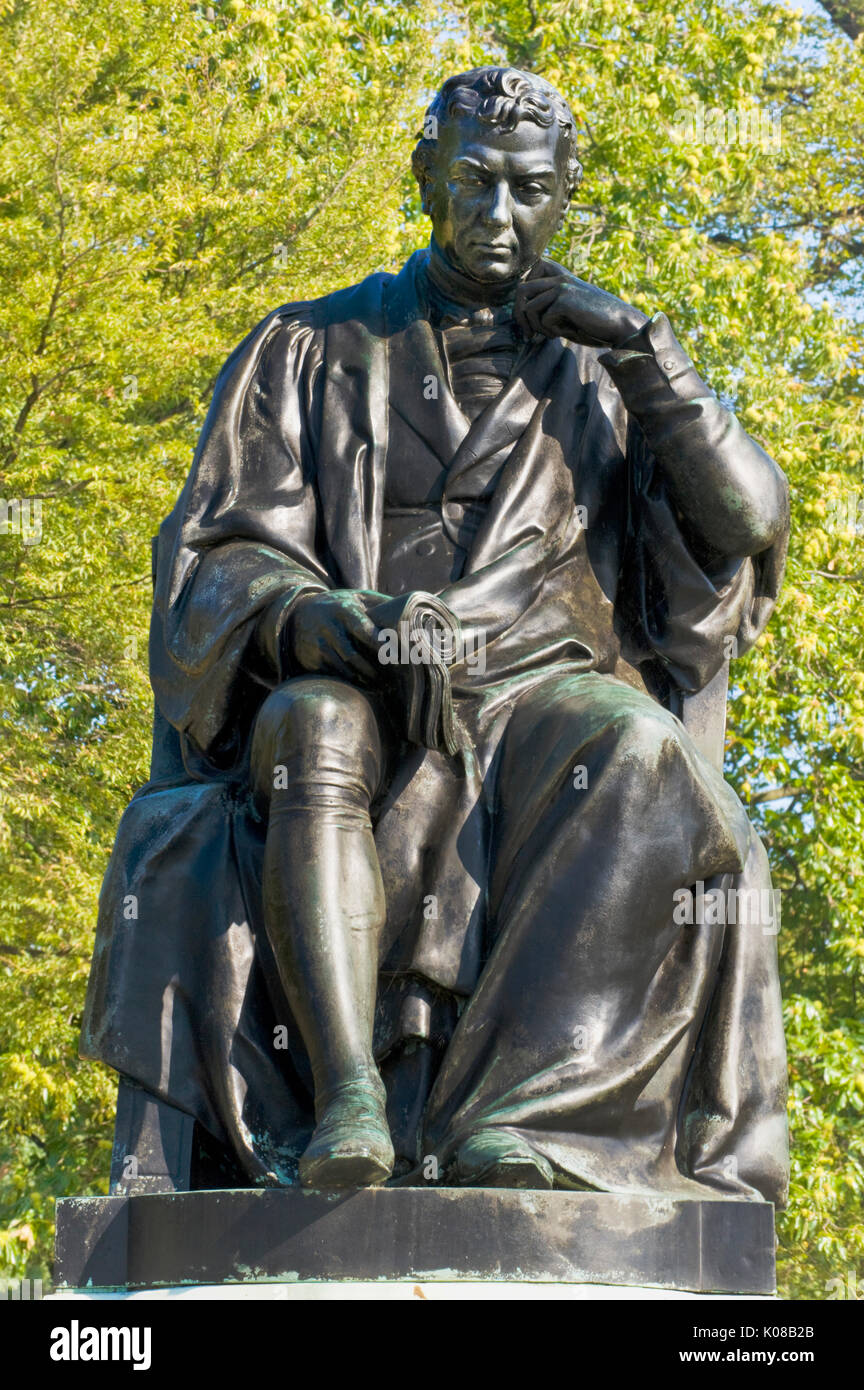 Statue de Sir Edward Jenner, le pionnier de la vaccination et à la science de l'immunologie. Banque D'Images