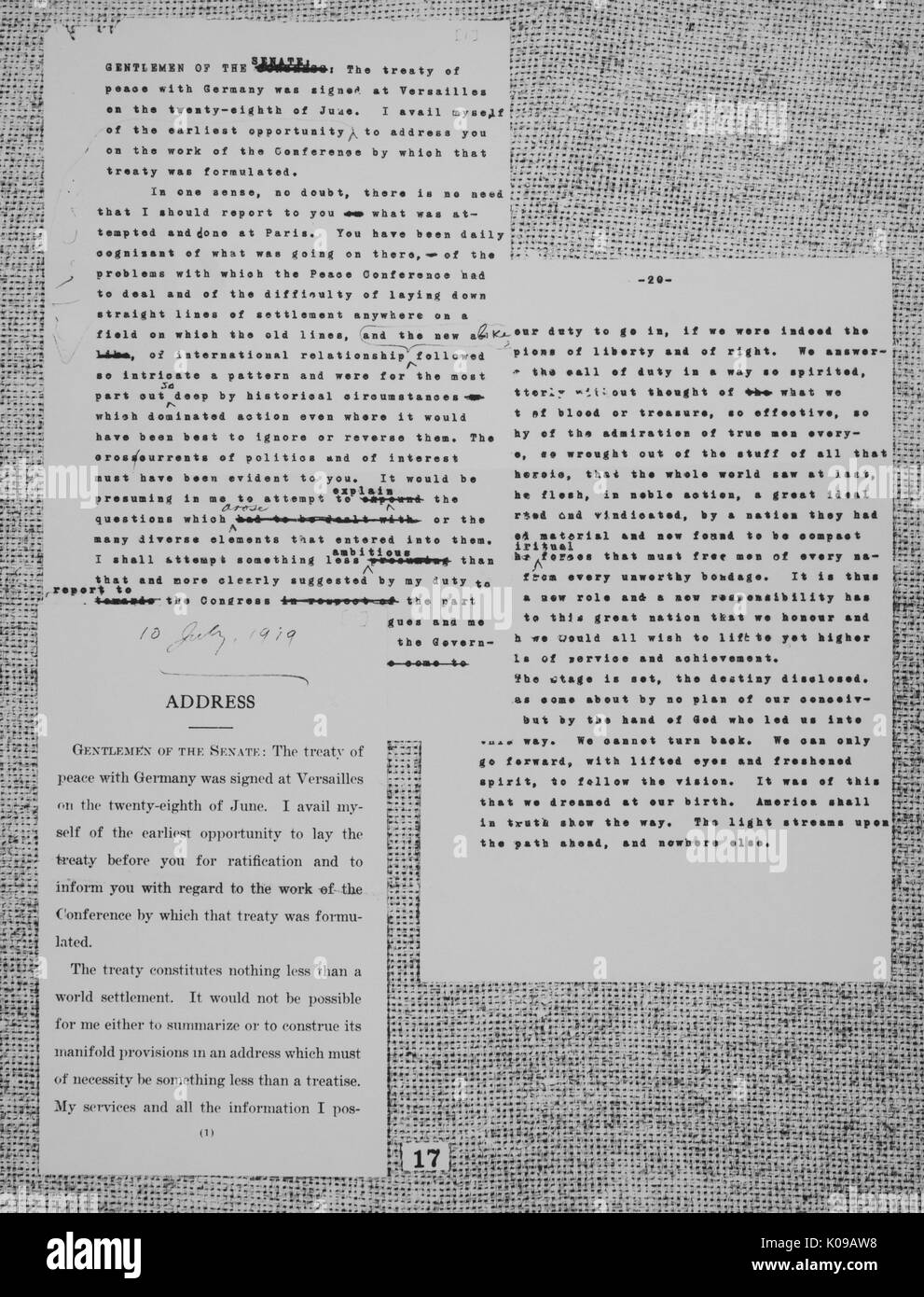 Deux pages de la première version du adresse Wilsons au Sénat le 10 juillet 1919, dans laquelle il a présenté le traité de paix avec l'Allemagne (Traité de Versailles) pour ratification par le Sénat, 1919. Banque D'Images