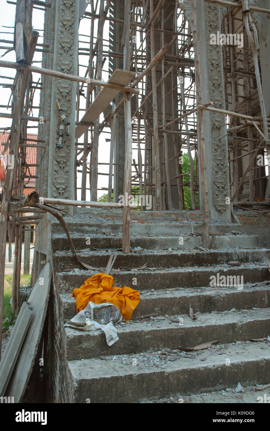 Les travaux de réparation de la construction du temple, Wat Santiwan Thip, Udon Thani, Thaïlande. Banque D'Images