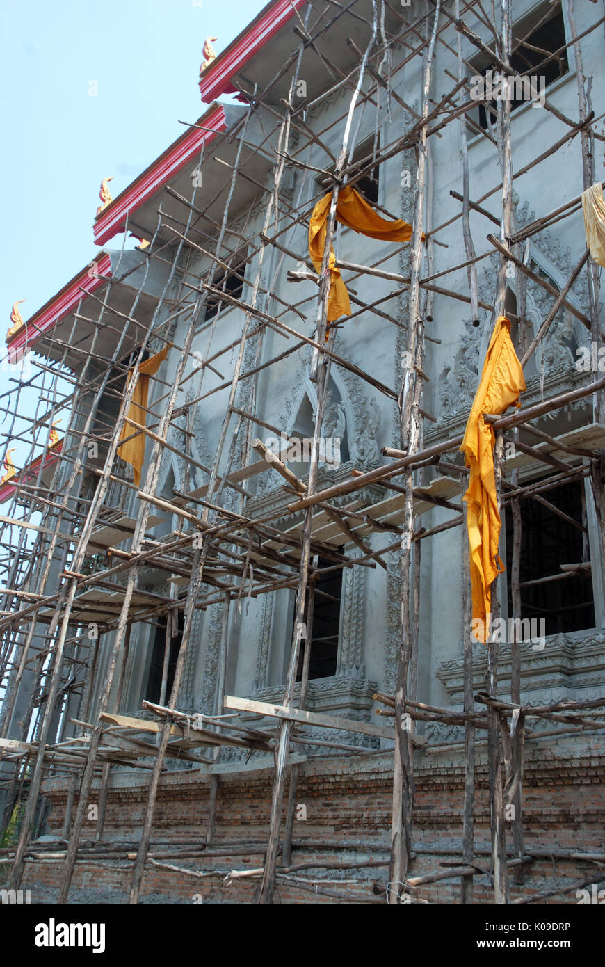 Les travaux de réparation de la construction du temple, Wat Santiwan Thip, Udon Thani, Thaïlande. Banque D'Images