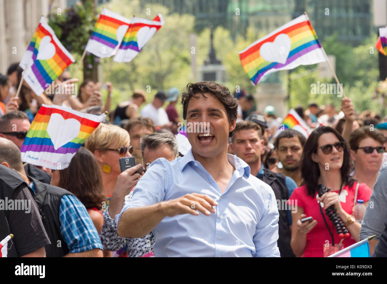Montréal, Canada. 20 août, 2017. Le premier ministre du Canada, Justin Trudeau prend part au défilé de la fierté Montréal. Banque D'Images