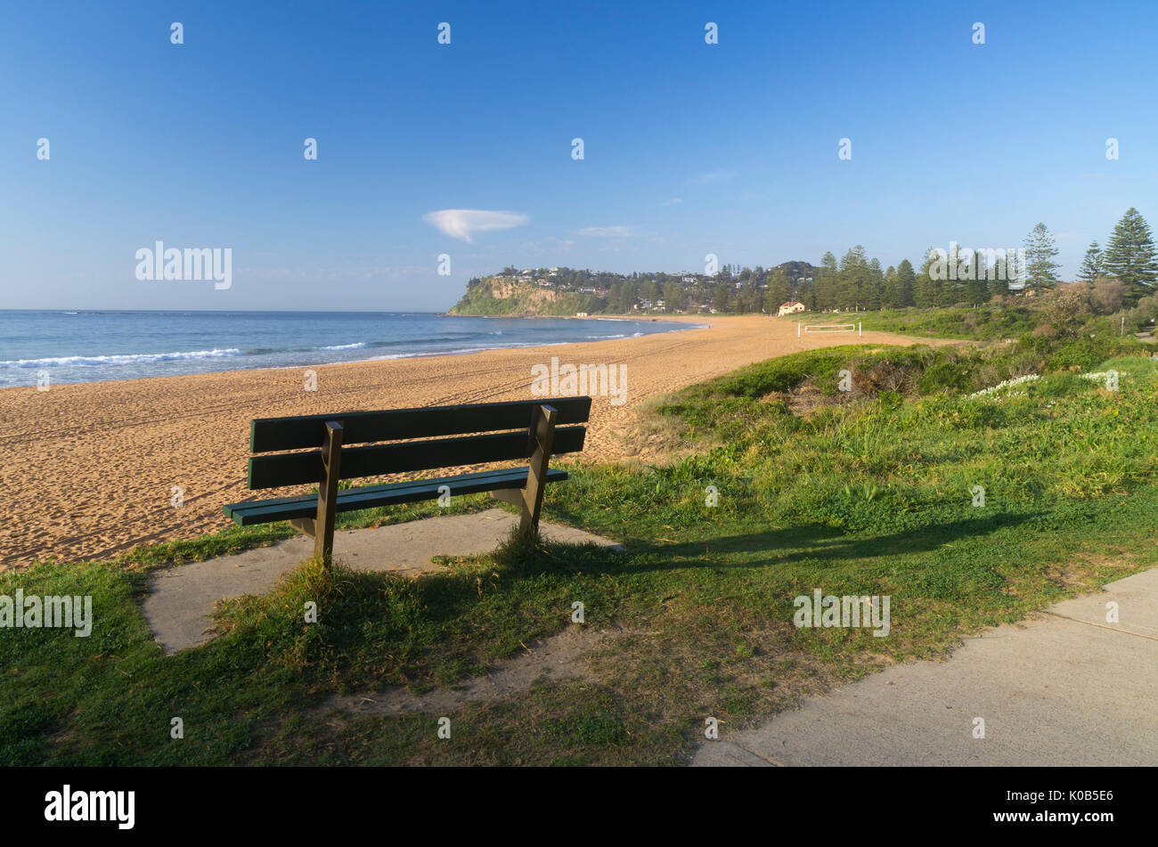 Une audience à Newport Beach, Plages du Nord, Sydney, NSW, Australie Banque D'Images