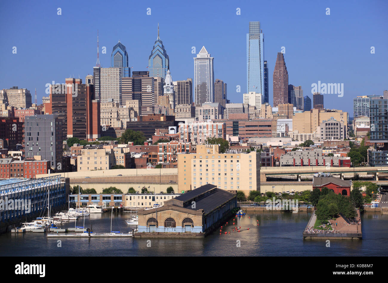Philadelphia skyline et la rivière Delaware, USA Banque D'Images