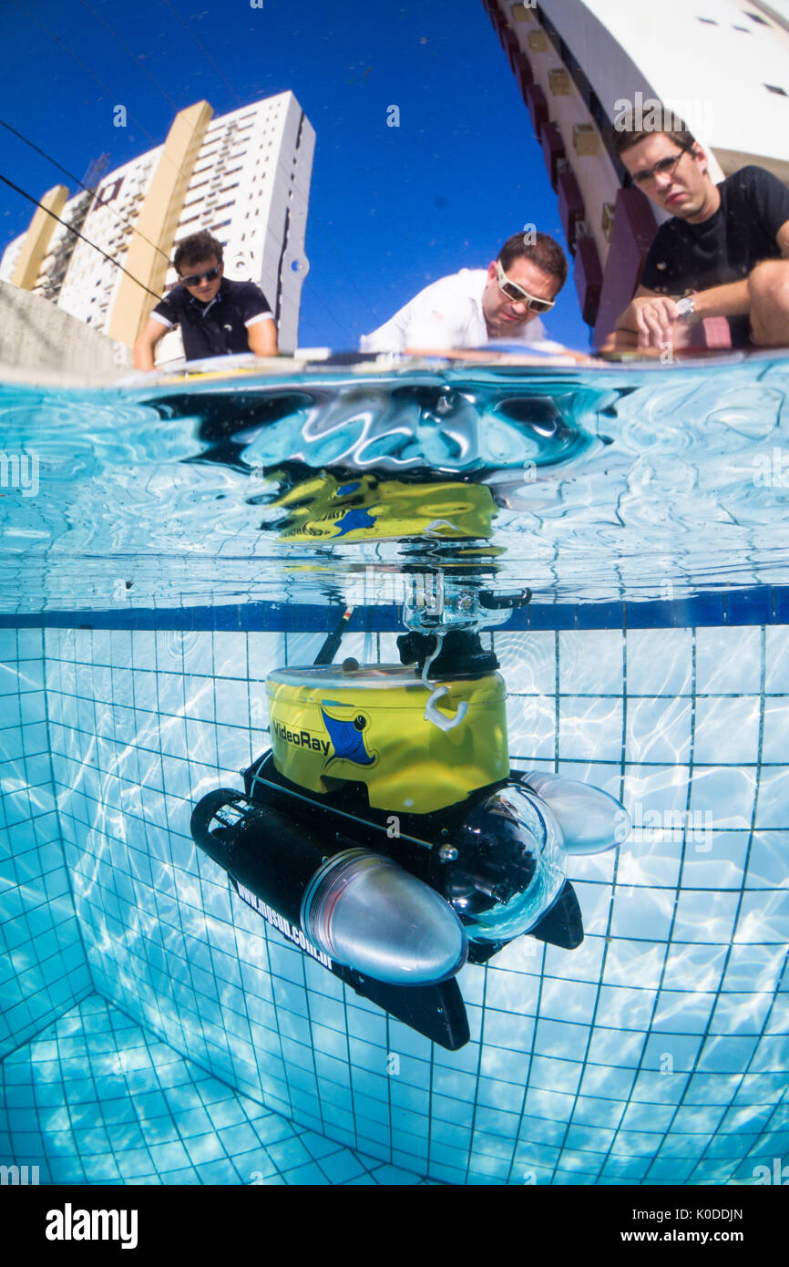 Ray vidéo sous-marine formation ROV à piscine. Banque D'Images