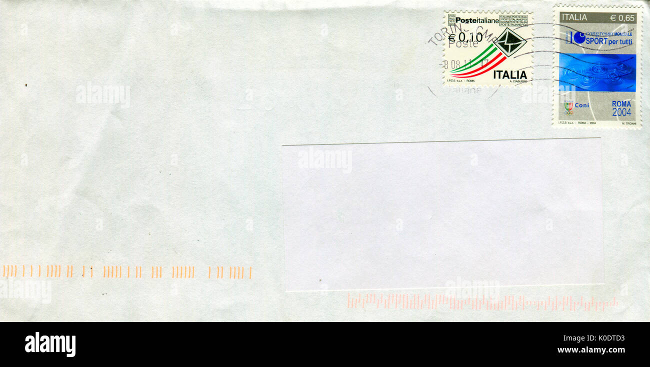 GOMEL, Bélarus - 12 août 2017 : vieille enveloppe qui a été envoyé d'Italie à Gomel, Bélarus, 12 août 2017. Banque D'Images