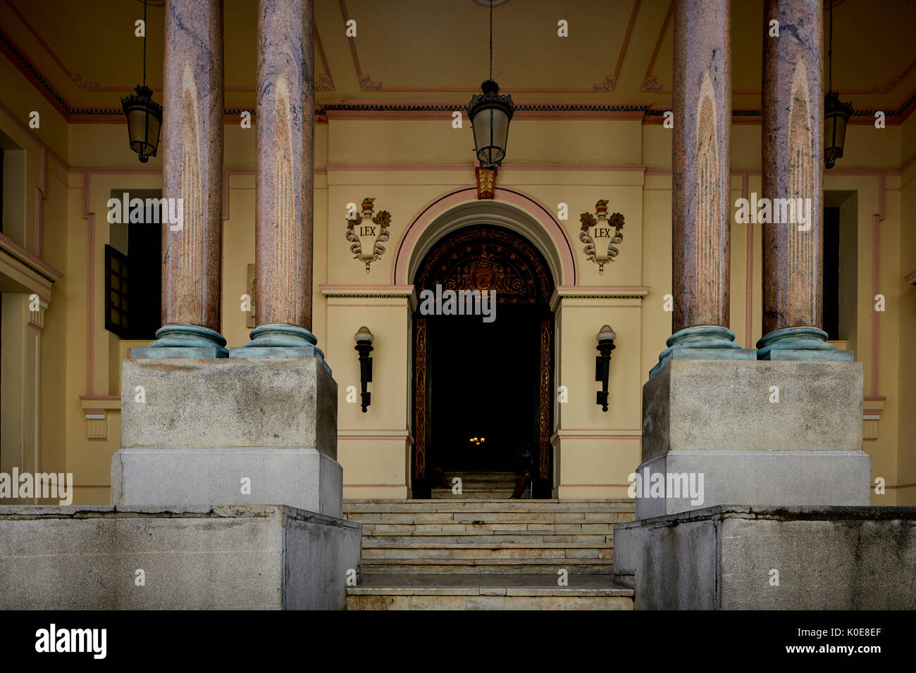 CAMARA DE REPRESENTANTES (CHAMBRE DES REPRÉSENTANTS), Calle de los Oficios, La Havane, capitale de Cuba Banque D'Images