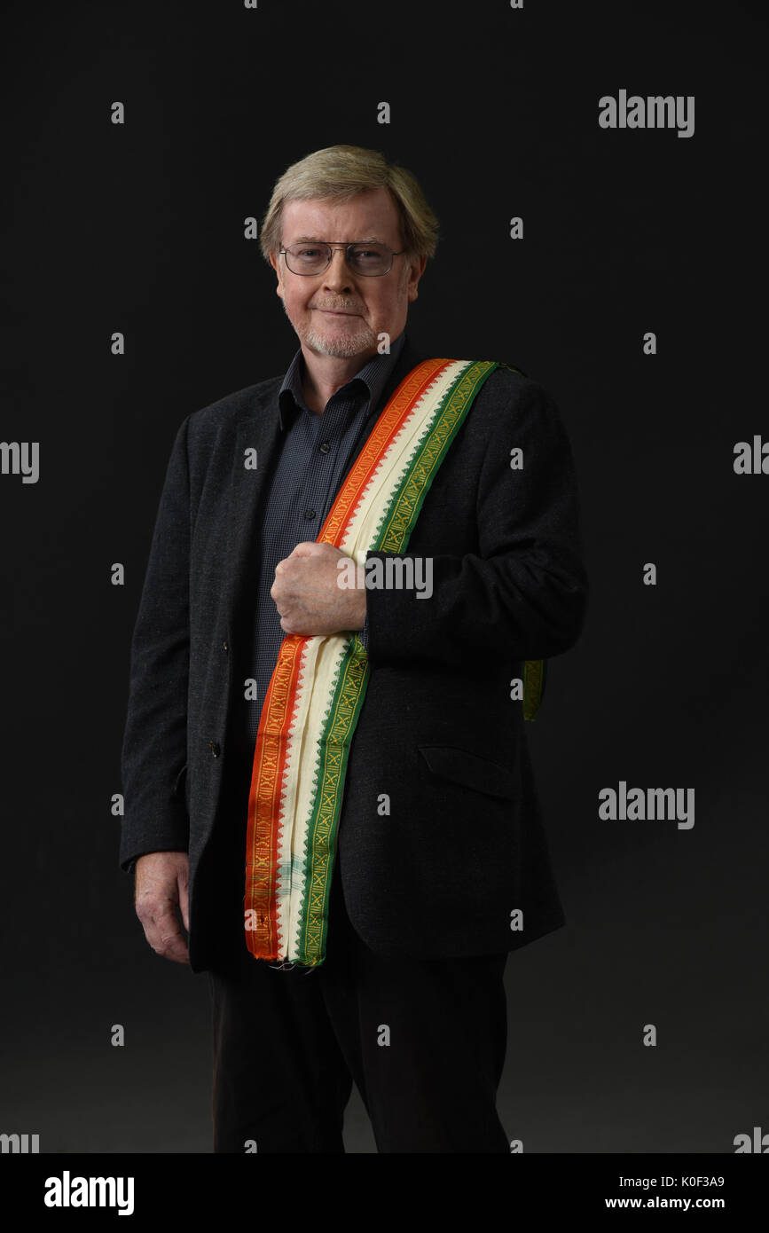 Edinburgh, Royaume-Uni. Août 23, 2017. L'Edinburgh International Book Festival mercredi 23 août. Alan Riach, poète écossais et co-rédacteur de Katori Thali : Une anthologie de poésie de l'Asie du Sud écossais avec Bashabi Fraser. Crédit : Stuart Cobley/Alamy Live News Banque D'Images