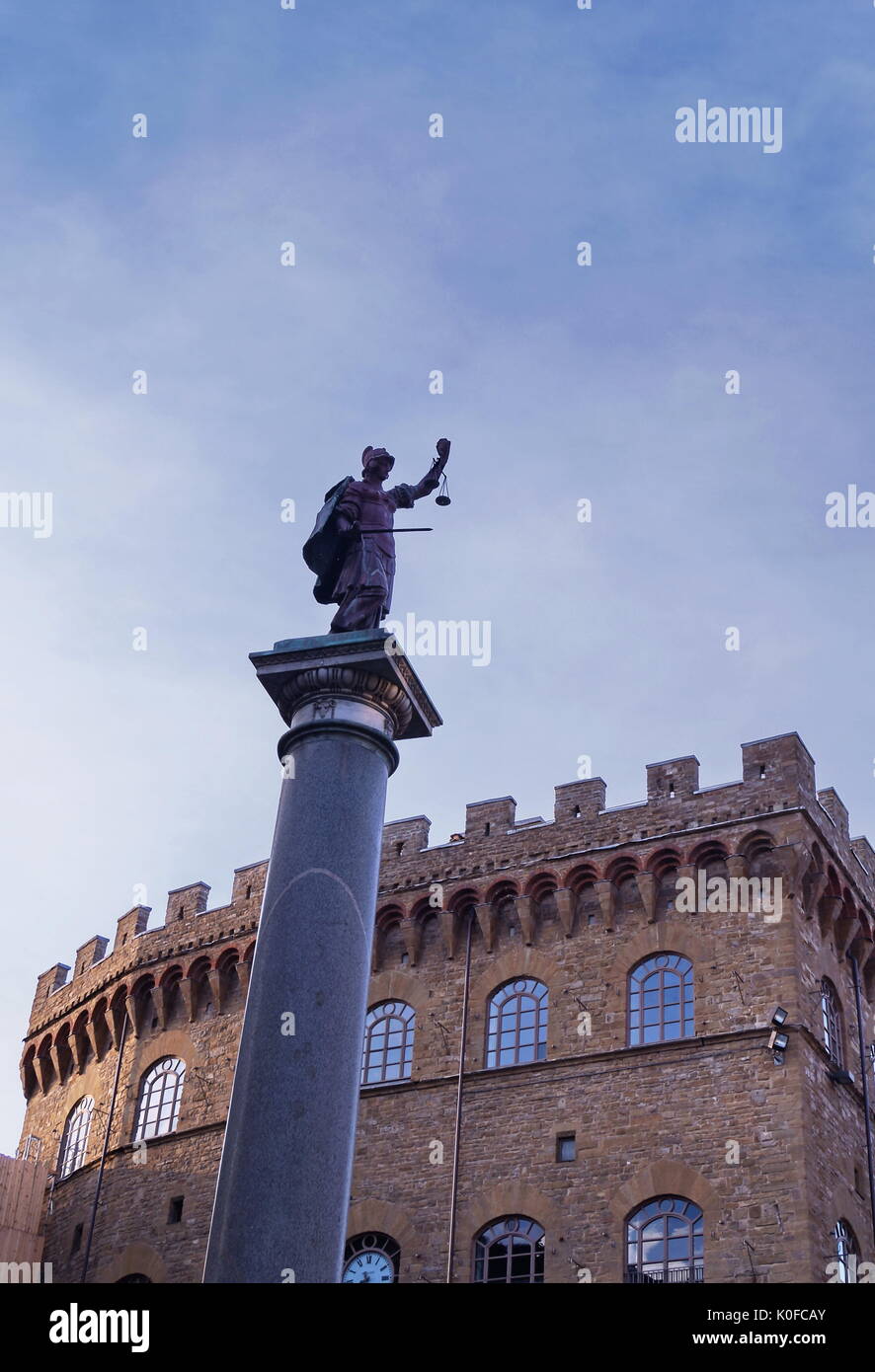 La colonne de la justice, de la Piazza di Santa Trinita, Florence, Italie Banque D'Images