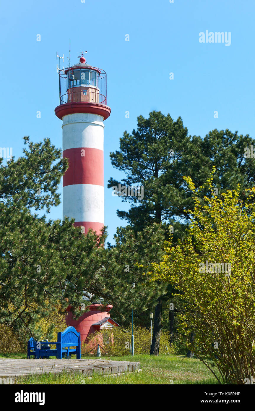 Rouge-blanc, phare, fleurs, arbre, printemps, navigation, Banque D'Images