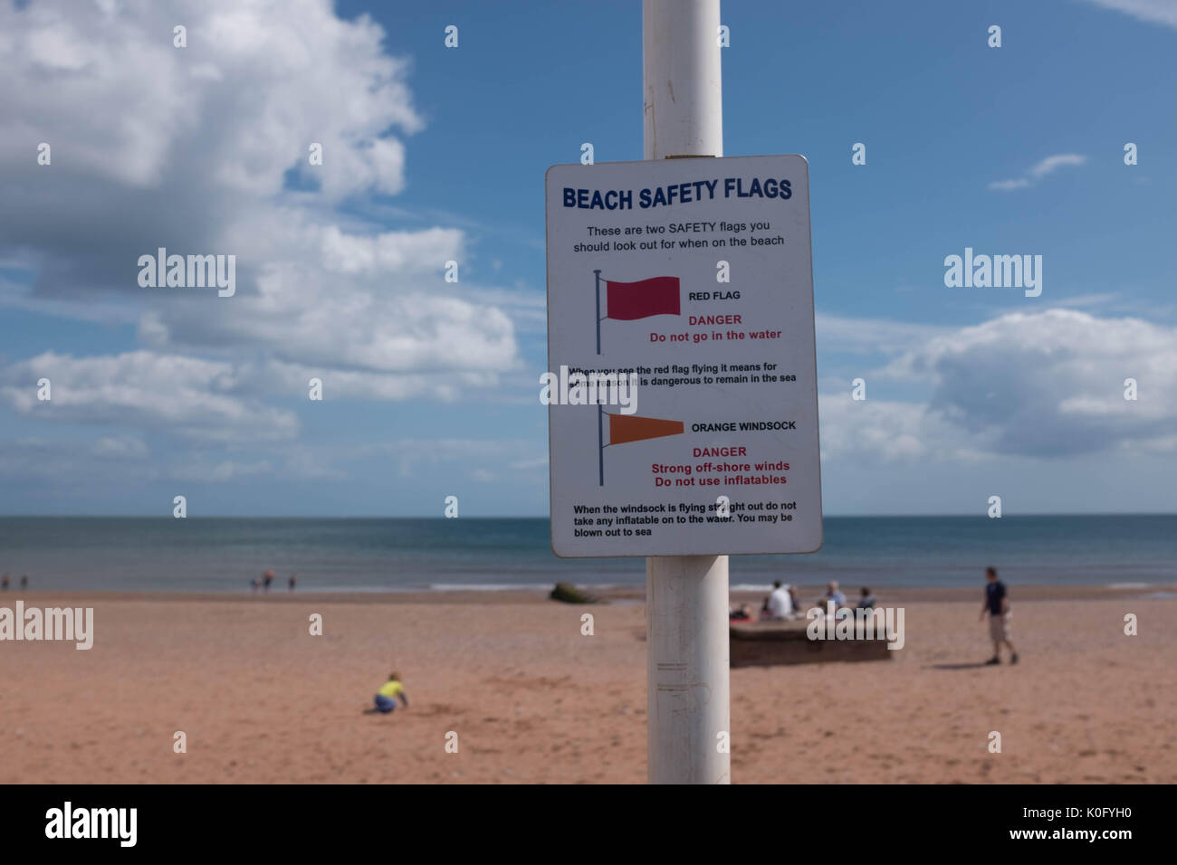Drapeaux de sécurité à la plage de Goodrington Sands signe, Paignton, Devon Banque D'Images