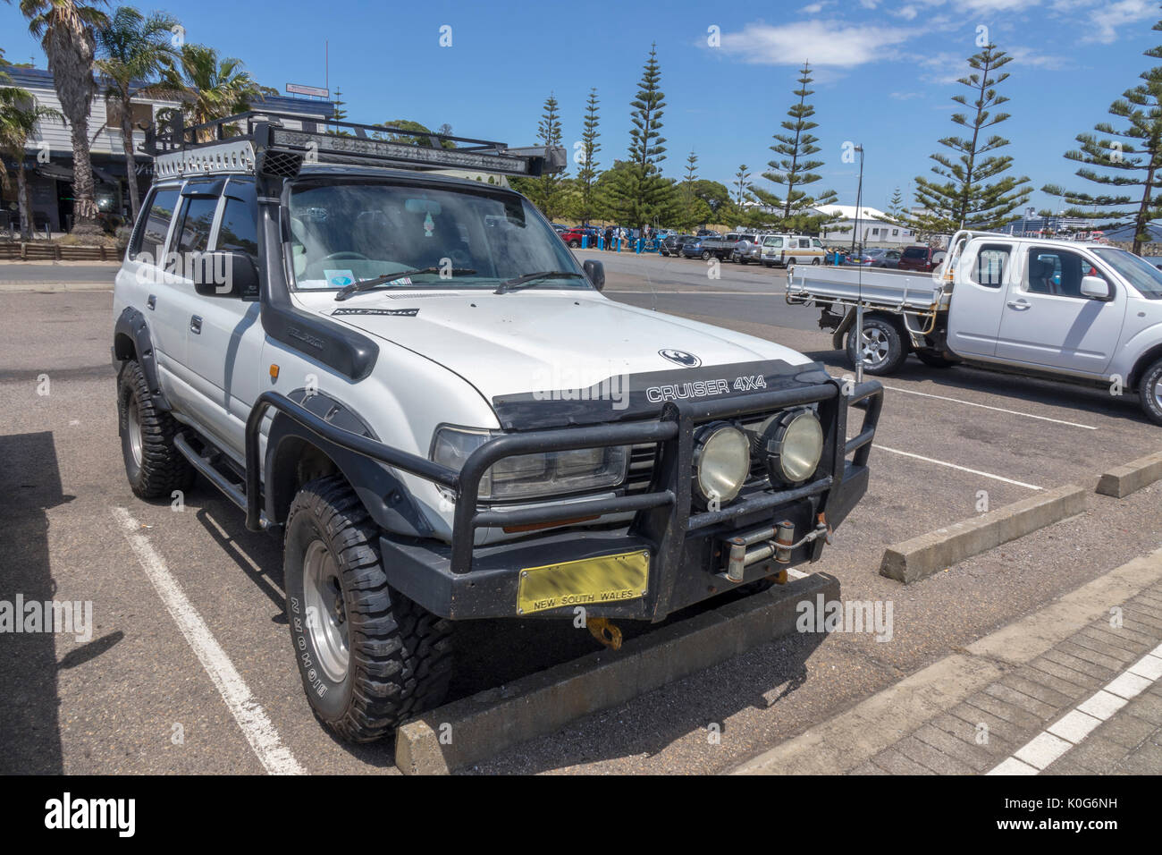 Une Toyota Land Cruise SUV dans la Nouvelle-Galles du Sud Australie équipé d'un tuba pour traverser les rivières d'échappement Banque D'Images
