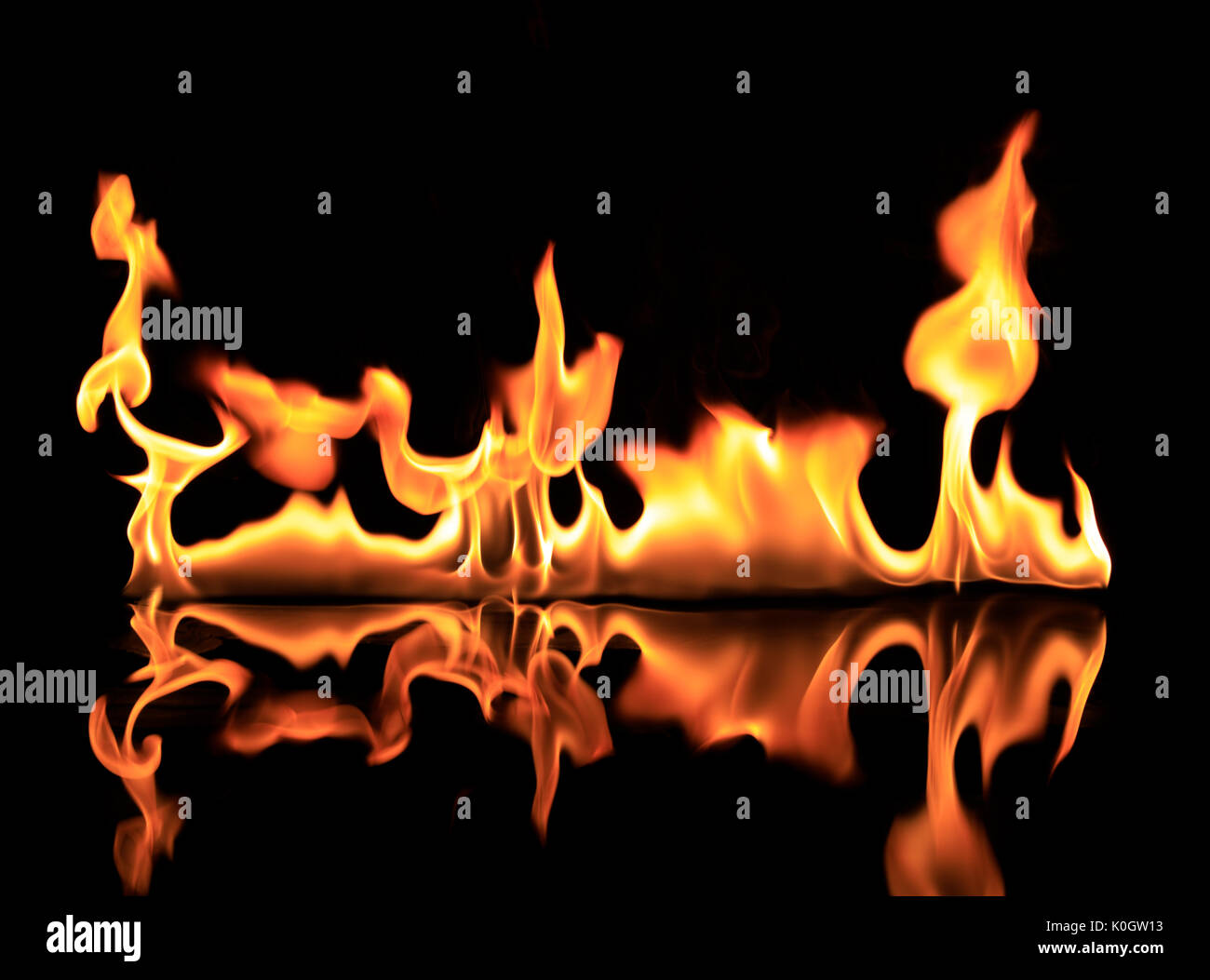 Le feu sur fond noir, chaud, chaleur Banque D'Images