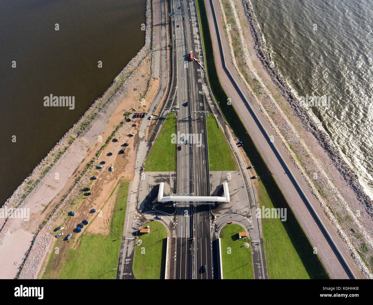 Voies de la rocade, à proximité de la zone de la tunnel souterrain au barrage. Saint-pétersbourg, Russie. Vue de dessus de l'autoroute Banque D'Images