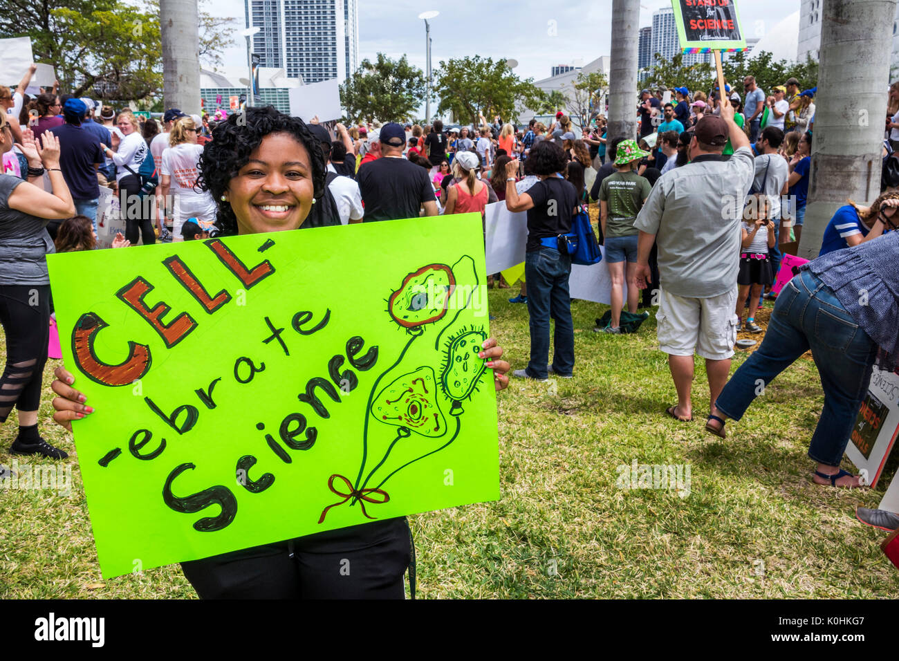 Miami Florida,Museum Park,March for Science,Protest,rallye,panneau,affiche,manifestant,Black Blacks African African Ethnic minorité,adultes femme femmes Banque D'Images