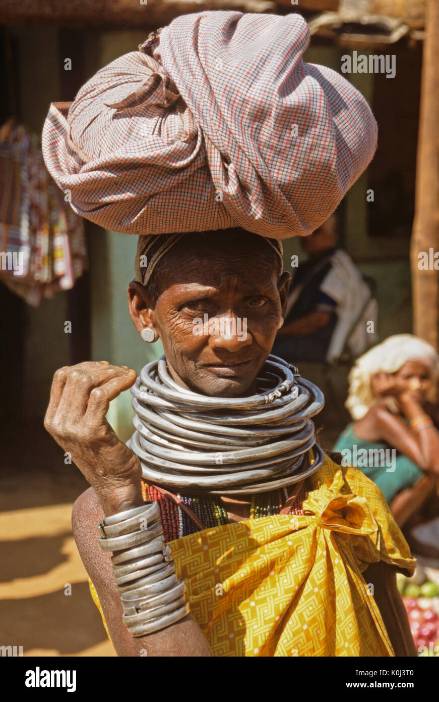 Femme tribale au marché hebdomadaire, Onukudeloe, Odisha (Orissa), Inde Banque D'Images