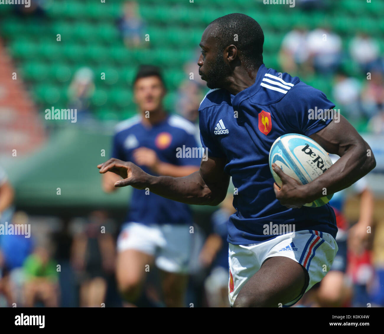 Moscou, Russie - le 29 juin 2014 : Ezéchiel Sedjoro de France avec la balle dans la plaque demi-finale match avec la Russie au cours de la FIRA-AER European Grand Pr Banque D'Images