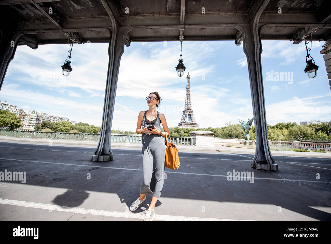Femme d'affaires à Paris Banque D'Images