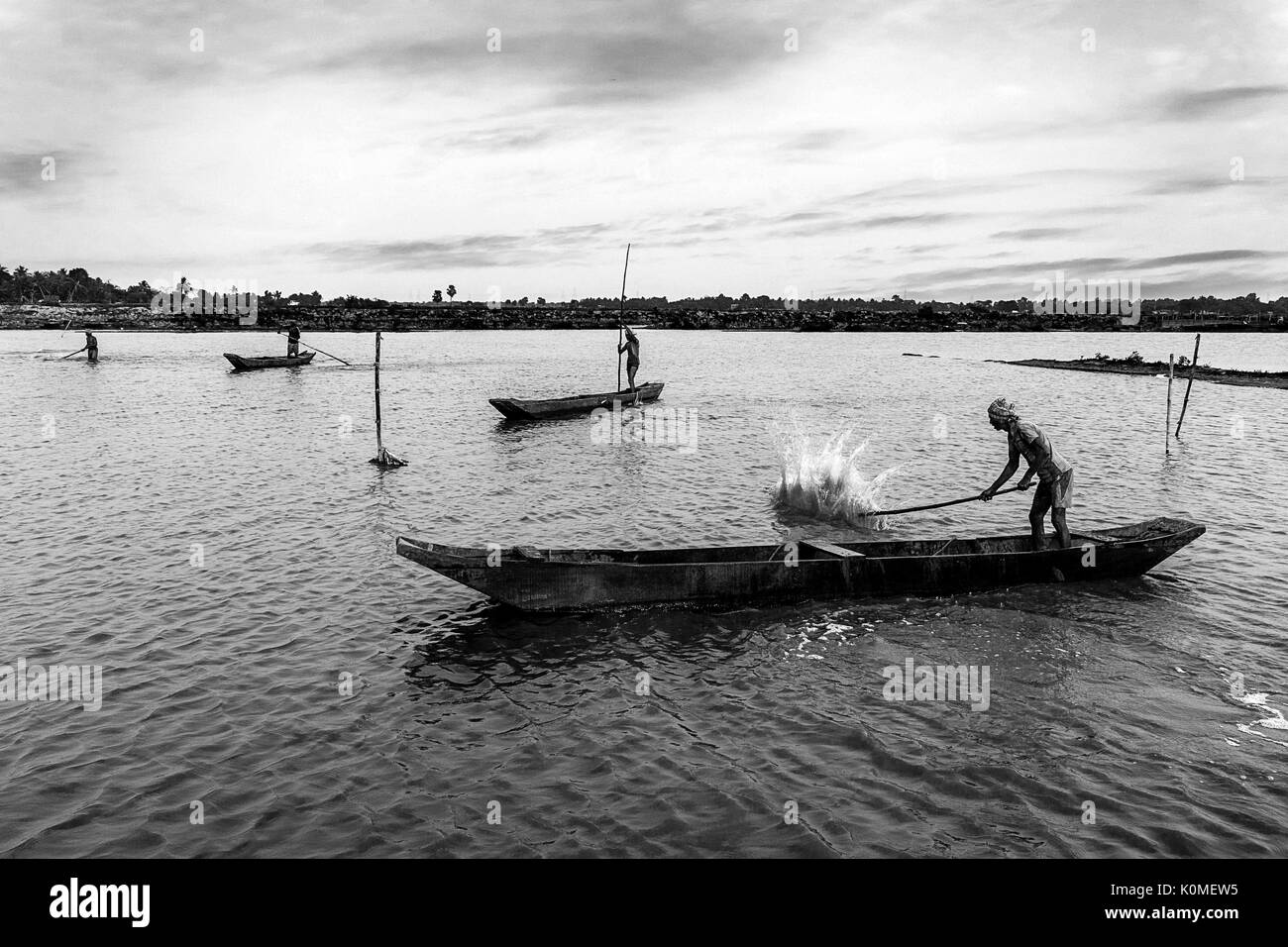 Bateau de pêcheur avec Calcutta Bengale occidental, Inde, Asie Banque D'Images
