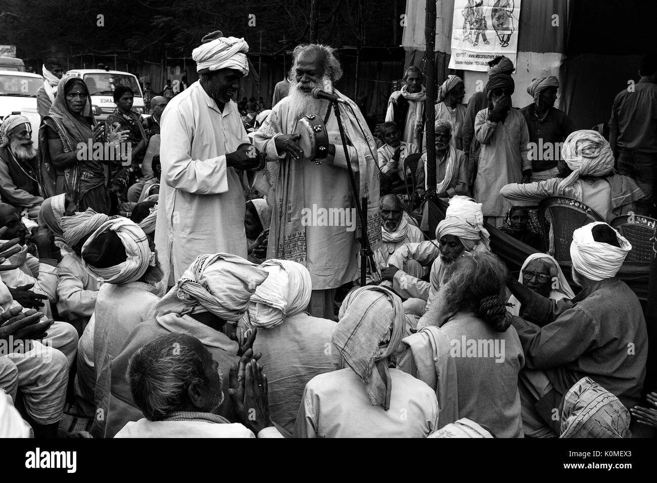 Personnes chantant bhajan kolkata, Bengale occidental, Inde Asie Banque D'Images