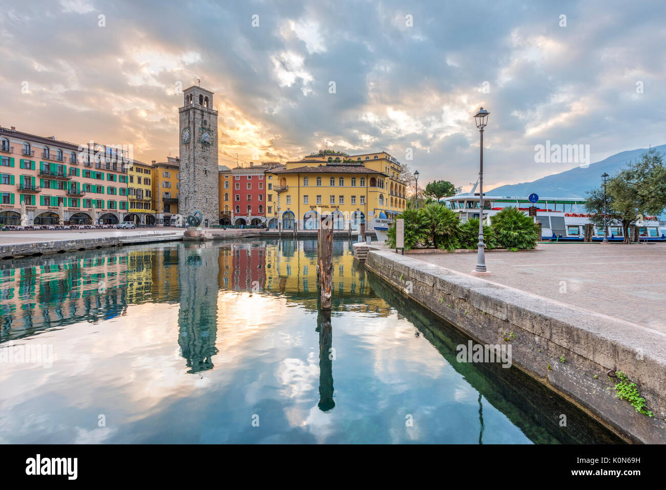 Riva del Garda, Lac de Garde, province de Trento, Trentino Alto Adige, Italie Banque D'Images