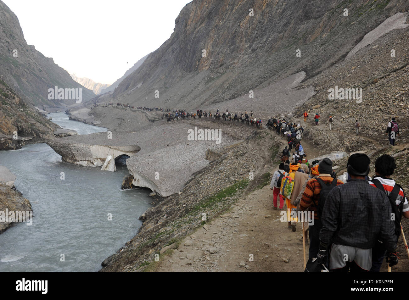 Sangam pèlerin à la Sainte Grotte, Amarnath Yatra, Jammu Cachemire, l'Inde, l'Asie Banque D'Images