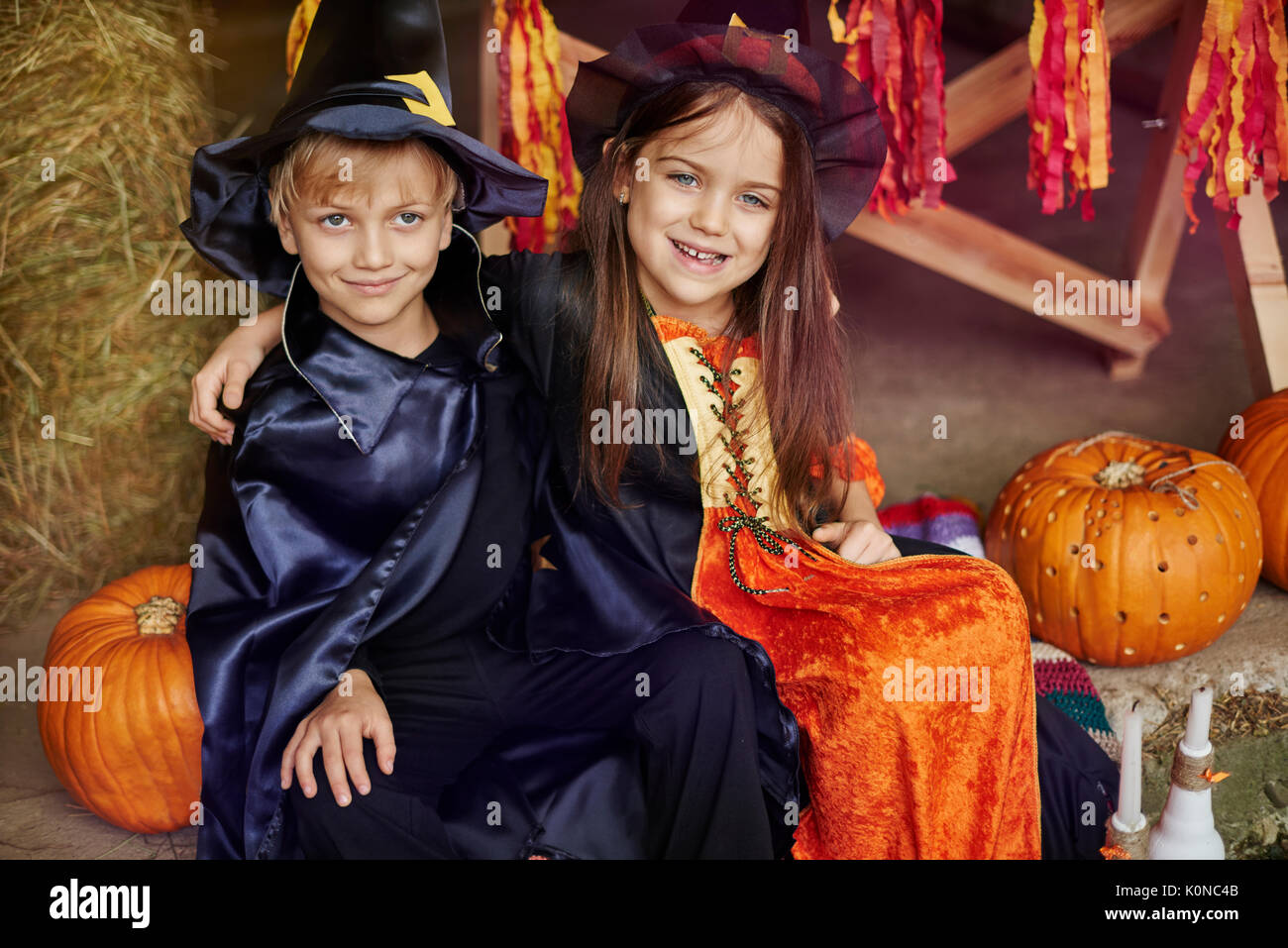 Deux meilleurs amis célébrant la fête d'halloween Banque D'Images