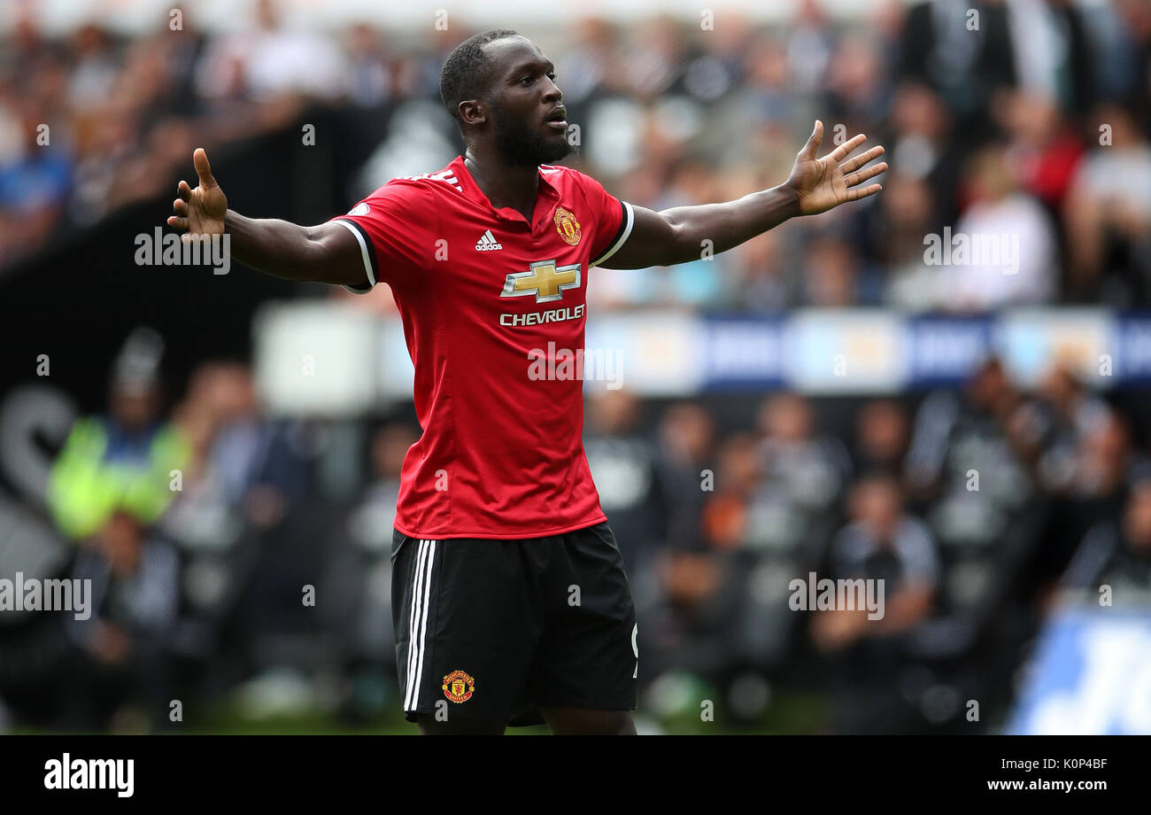 Romelu Lukaku de Manchester United célèbre marquant son but contre Swansea City pendant 4,0 à 0 au cours de la Premier League match au Liberty Stadium, Swansea. Banque D'Images