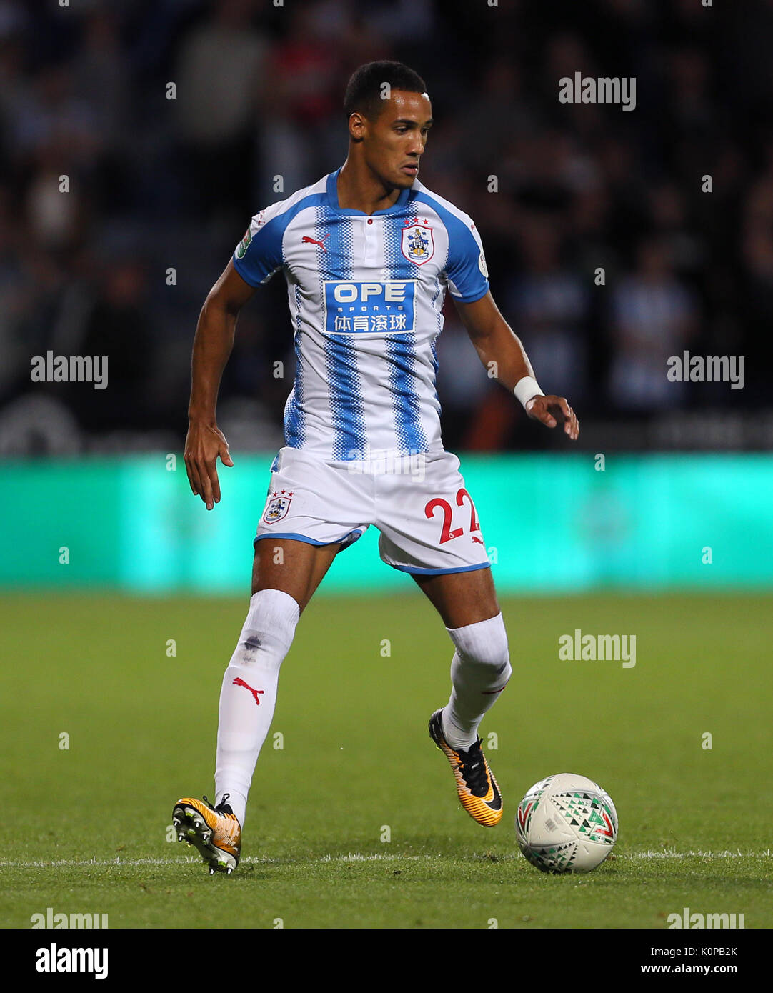 Huddersfield Town's Tom Ince pendant la Coupe du buffle, deuxième tour à la John Smith's Stadium, Huddersfield. ASSOCIATION DE PRESSE Photo. Photo date : mercredi 23 août 2017. Voir l'ACTIVITÉ DE SOCCER histoire Huddersfield. Crédit photo doit se lire : Richard Ventes/PA Wire. RESTRICTIONS : EDITORIAL N'utilisez que pas d'utilisation non autorisée avec l'audio, vidéo, données, listes de luminaire, club ou la Ligue de logos ou services 'live'. En ligne De-match utilisation limitée à 75 images, aucune émulation. Aucune utilisation de pari, de jeux ou d'un club ou la ligue/dvd publications. Banque D'Images