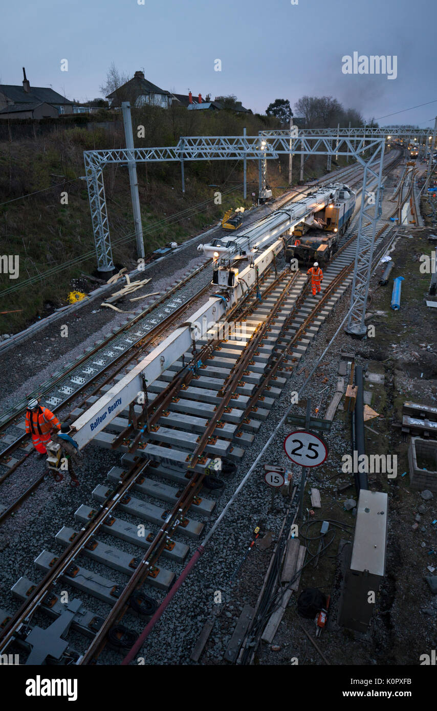 Oxenholme Lake District Le remplacement de la voie et de points à l'extrémité sud de gare travaux en cours pour le compte de Network Rail pour remplacer les boucles de l'accès à des points Banque D'Images