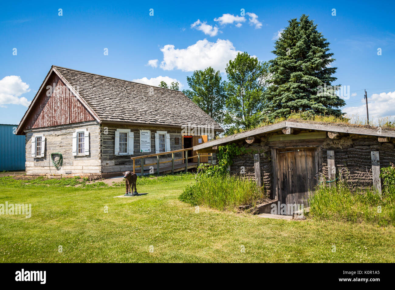 Un Mennonite Home et sod house au Pembina Threshermen's Museum, à Winkler, au Manitoba, Canada. Banque D'Images