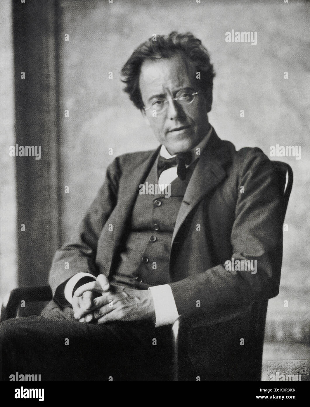 Gustav Mahler assis dans loggia de l'Opéra de Vienne de 1907. Compositeur autrichien. 7 juillet 1860 - 18 mai 1911. Photo par Moriz Fassaden. Banque D'Images