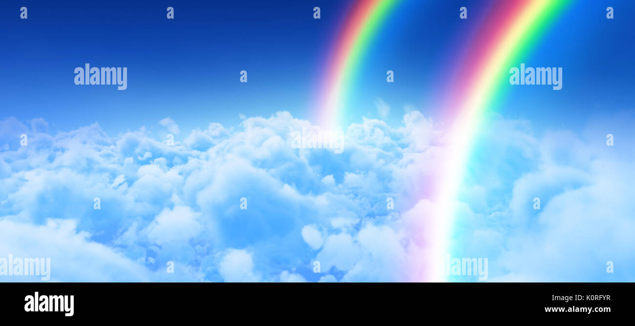 Image numérique de rainbow contre vue du ciel couvert contre le ciel bleu Banque D'Images