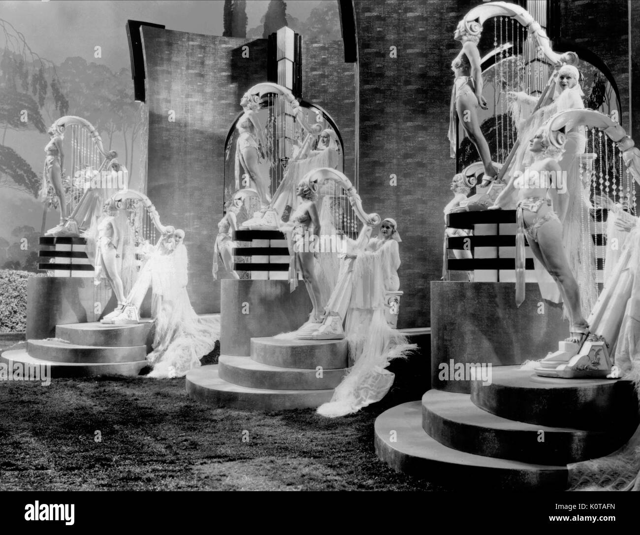 Scène de FILM FASHIONS OF 1934 (1934) Banque D'Images