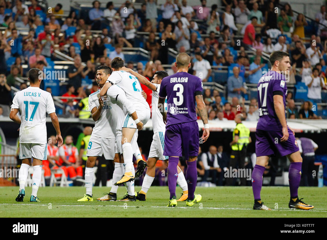 Cristiano Ronaldo dos Santos (7) joueur du Real Madrid célèbre l (2,1) après avoir marqué le but de son équipe. 37e Trophée SANTIAGO BERNABEU, entre le Real Madrid vs Fiorentina match au Santiago Bernabeu, Madrid, Espagne, le 23 août 2017 . Banque D'Images