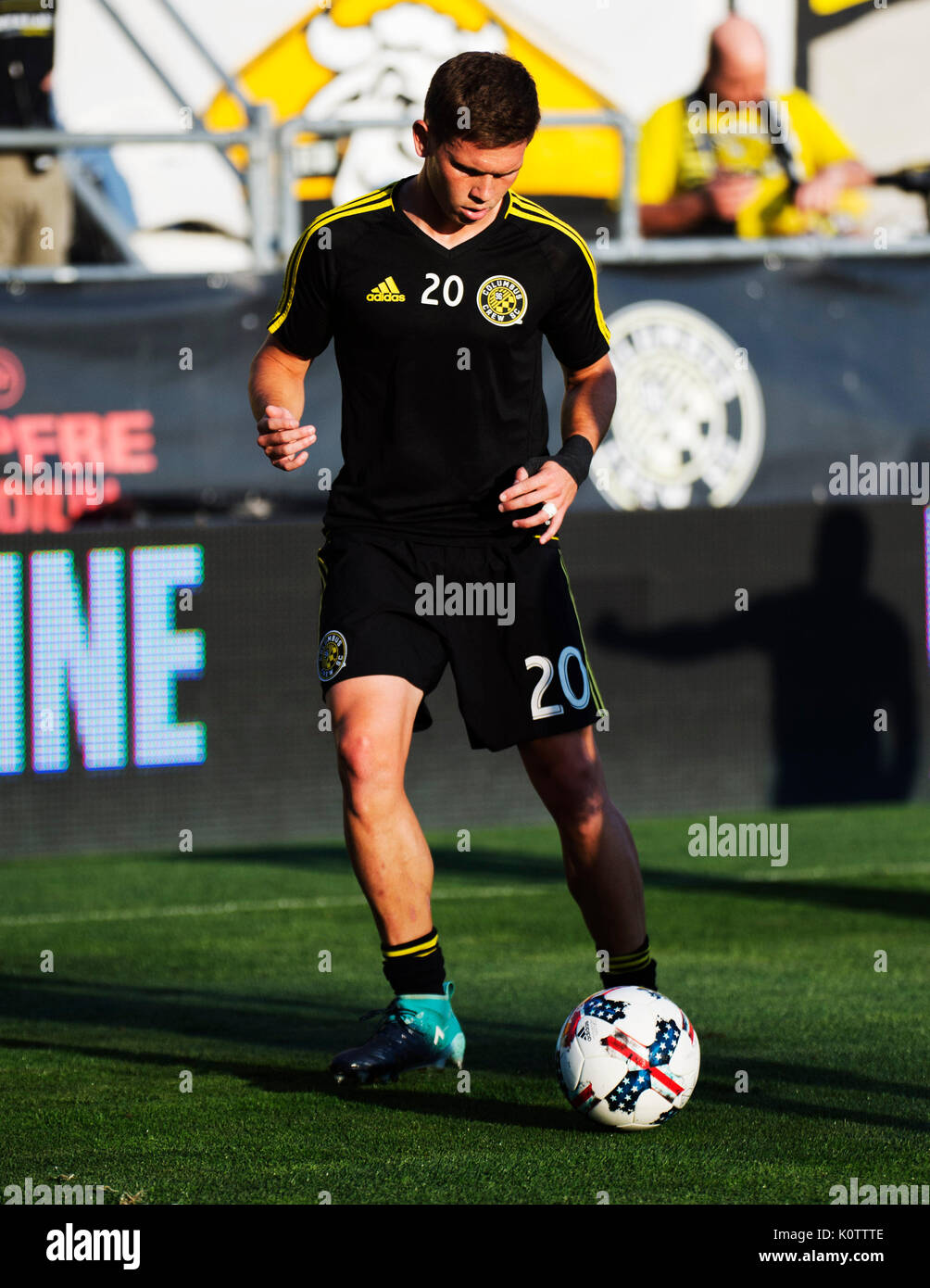 Columbus, États-Unis. Août 22, 2017. Columbus Crew milieu SC Wil Trapp (20) se réchauffe avant de faire face à la la galaxie dans leur match à Mapfre Stadium. Columbus, Ohio, USA. Credit : Brent Clark/Alamy Live News Banque D'Images