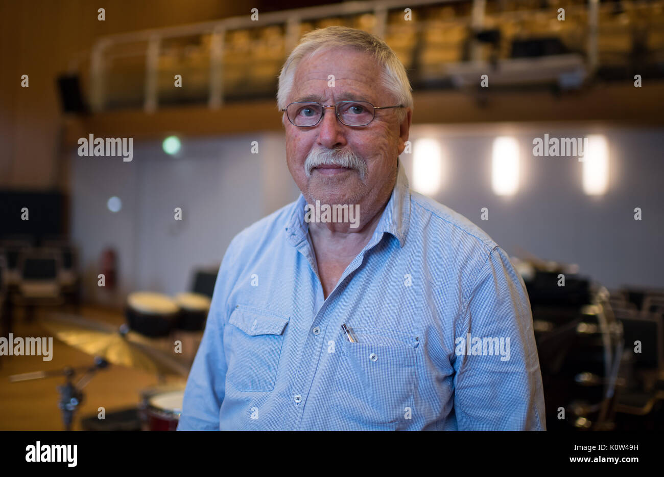 Wolf Biermann à répéter avec le 'Quatuor' centrale orchestre pour la série "concert célébrant la démocratie - voter démocratiquement !' dans la Philharmonie de Berlin, Allemagne, 21 août 2017. Le compositeur et ancien dissident RDA Wolf Biermann tient à faire sortir le vote le 24 septembre avec une tournée de concerts. Photo : Bernd von Jutrczenka/dpa Banque D'Images