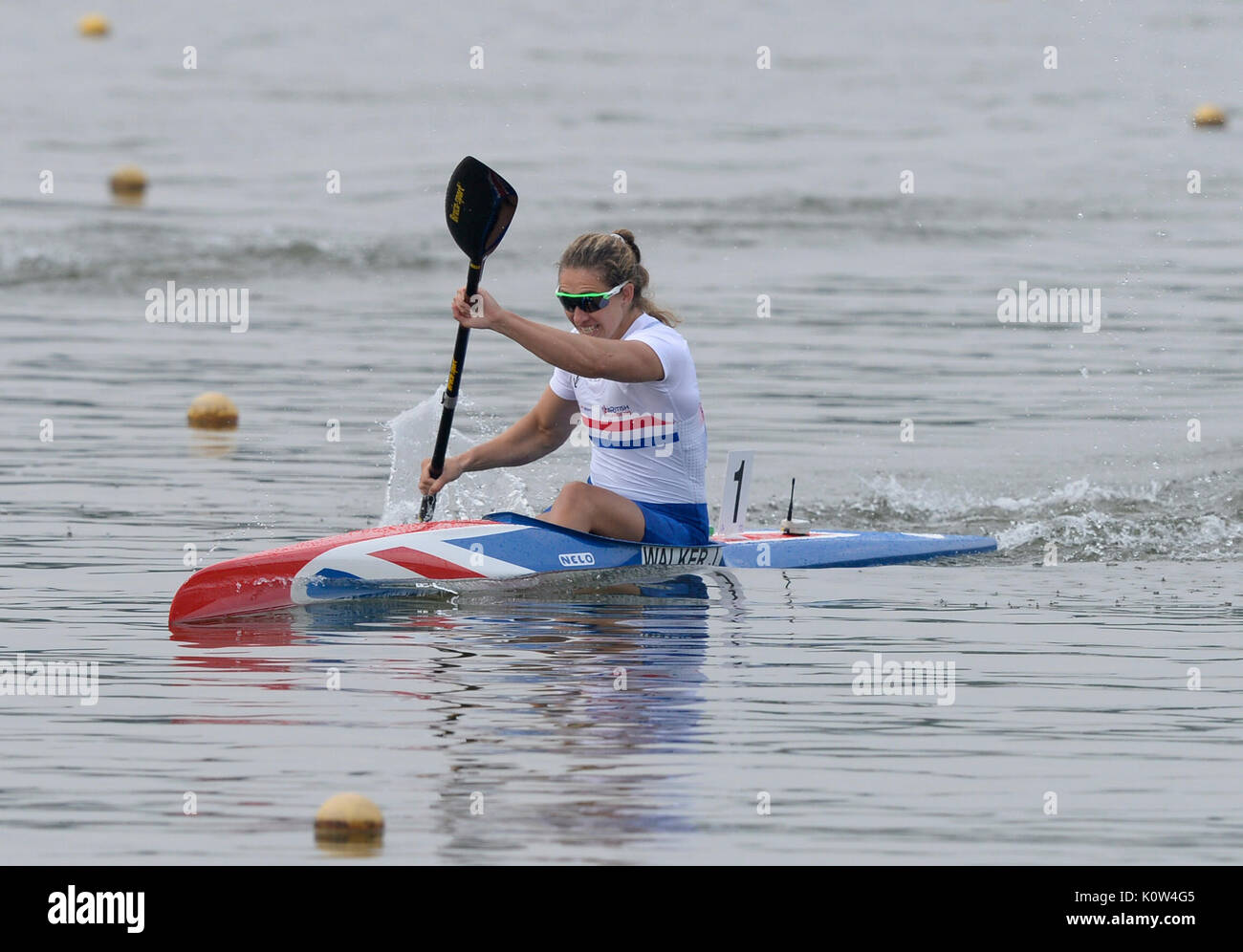 WALKEROVA JESSICA de Grande-bretagne en action au cours de la 2017 Championnats du monde de sprint en canoë-K1 200m femmes course à Racice, République tchèque, le 24 août 2017. Banque D'Images