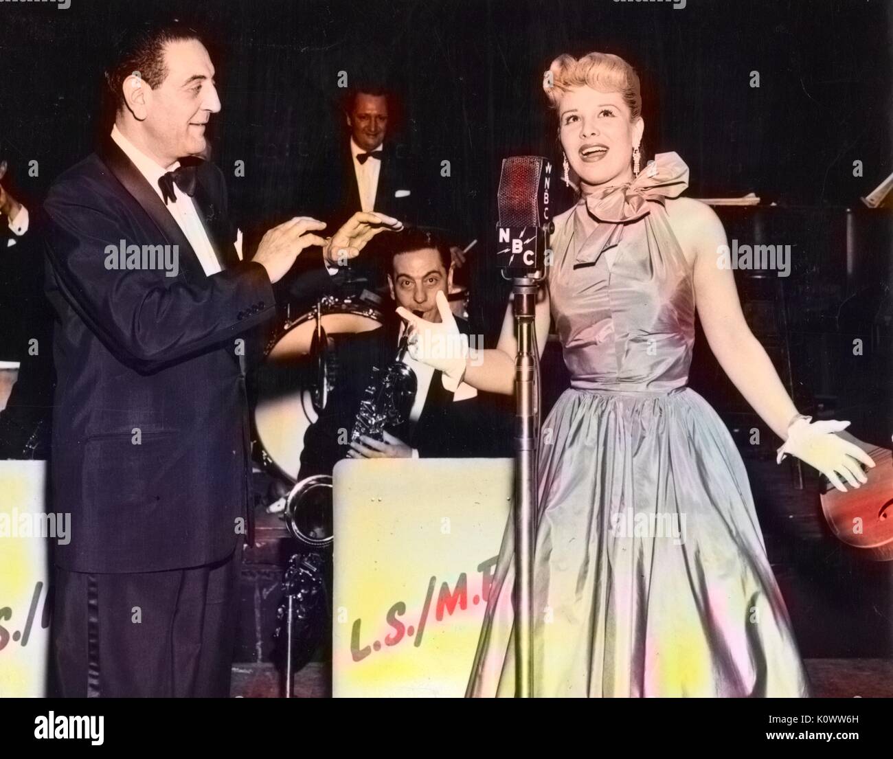 Ray milland et Eileen Barton, le 27 septembre 1952. remarque : l'image a été colorisée numériquement à l'aide d'un processus moderne. Les couleurs peuvent ne pas être exacts à l'autre. Banque D'Images