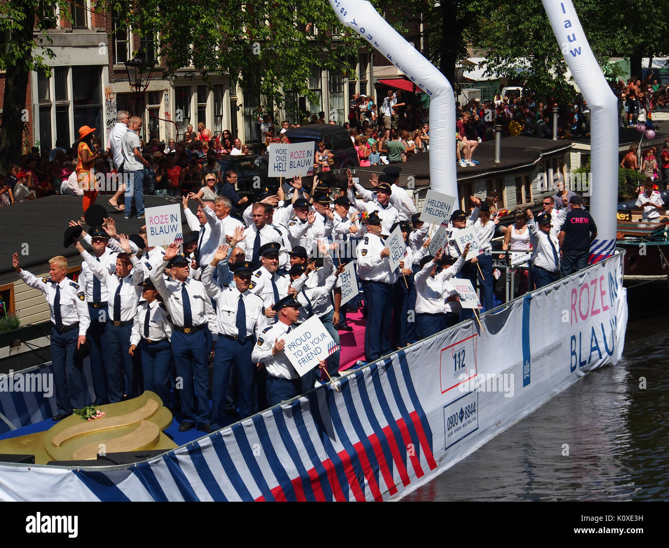 Amsterdam Gay Pride 2013 voile no9 pic5 Police Banque D'Images