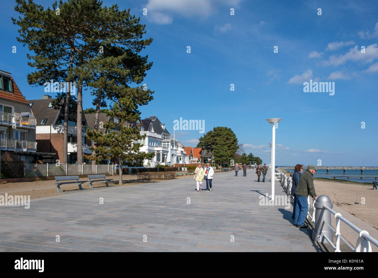 Promenade de la plage, Travemünde, Lübeck, Schleswig-Holstein, Allemagne Banque D'Images