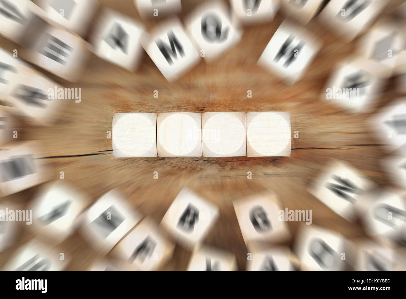 Dés avec copyspace pour quatre lettres ou texte les idée concept Banque D'Images