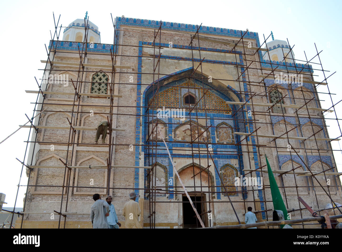 Hyderabad, Pakistan. Août 23, 2017. Vue d'un tombeau historique de Ghulam Shah Kalhoro il a été fait en 1957 près de la prison centrale d'Hyderabad, consacre beaucoup de venir pour la prière, maintenant, un jour il y a des travaux en cours de développement par le département du patrimoine du Sind Crédit : Janali Laghari/Pacific Press/Alamy Live News Banque D'Images