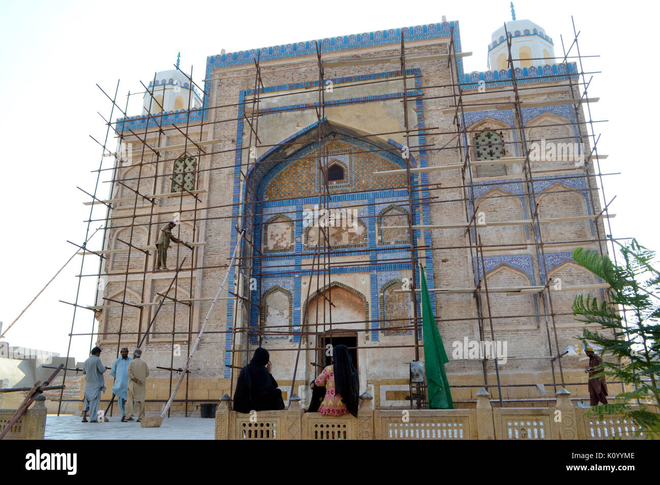 Hyderabad, Pakistan. Août 23, 2017. Vue d'un tombeau historique de Ghulam Shah Kalhoro il a été fait en 1957 près de la prison centrale d'Hyderabad, consacre beaucoup de venir pour la prière, maintenant, un jour il y a des travaux en cours de développement par le département du patrimoine du Sind Crédit : Janali Laghari/Pacific Press/Alamy Live News Banque D'Images