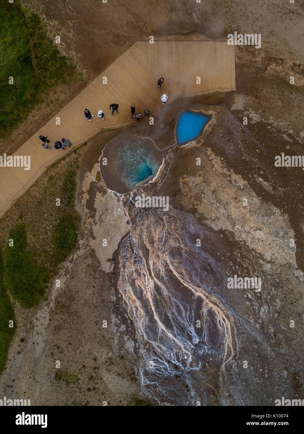 Le Grand Geyser dans la vallée de Haukadalur, Geothermal Hot Springs, l'Islande Banque D'Images