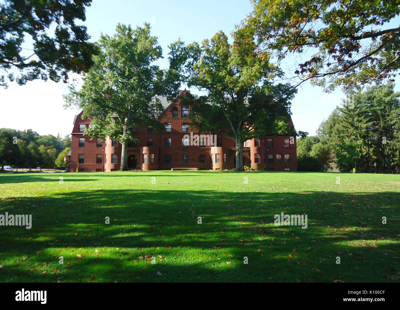 La Phillips Academy Andover Massachusetts Abbot Hall du tapis campus vue de l'entrée de green Banque D'Images