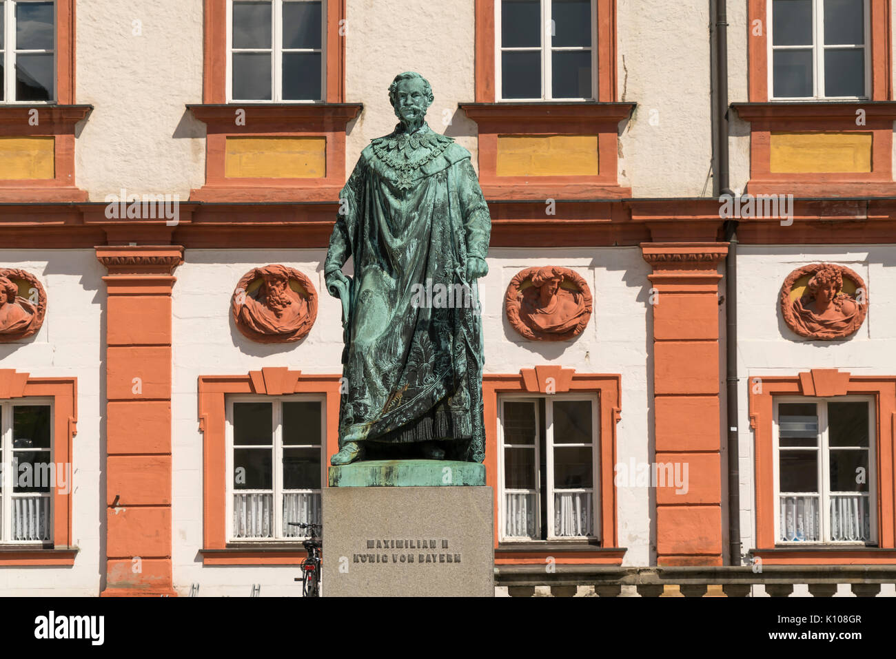 Statue von Maximilian II - Koenig von Bayern, Altes Schloss, Bayreuth, Oberfranken, Bayern, Deutschland | Statue du roi Maximilian, le vieux château, Banque D'Images