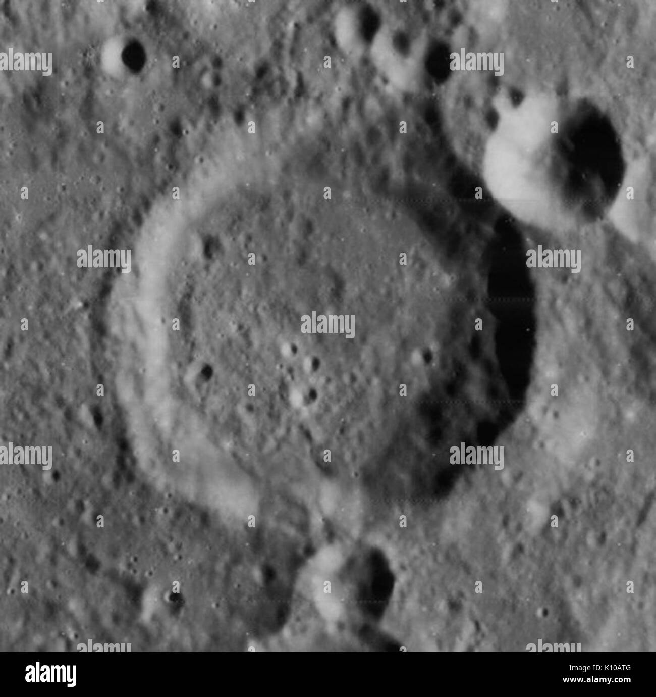 Cratère Almanon 4089 h2 Banque D'Images
